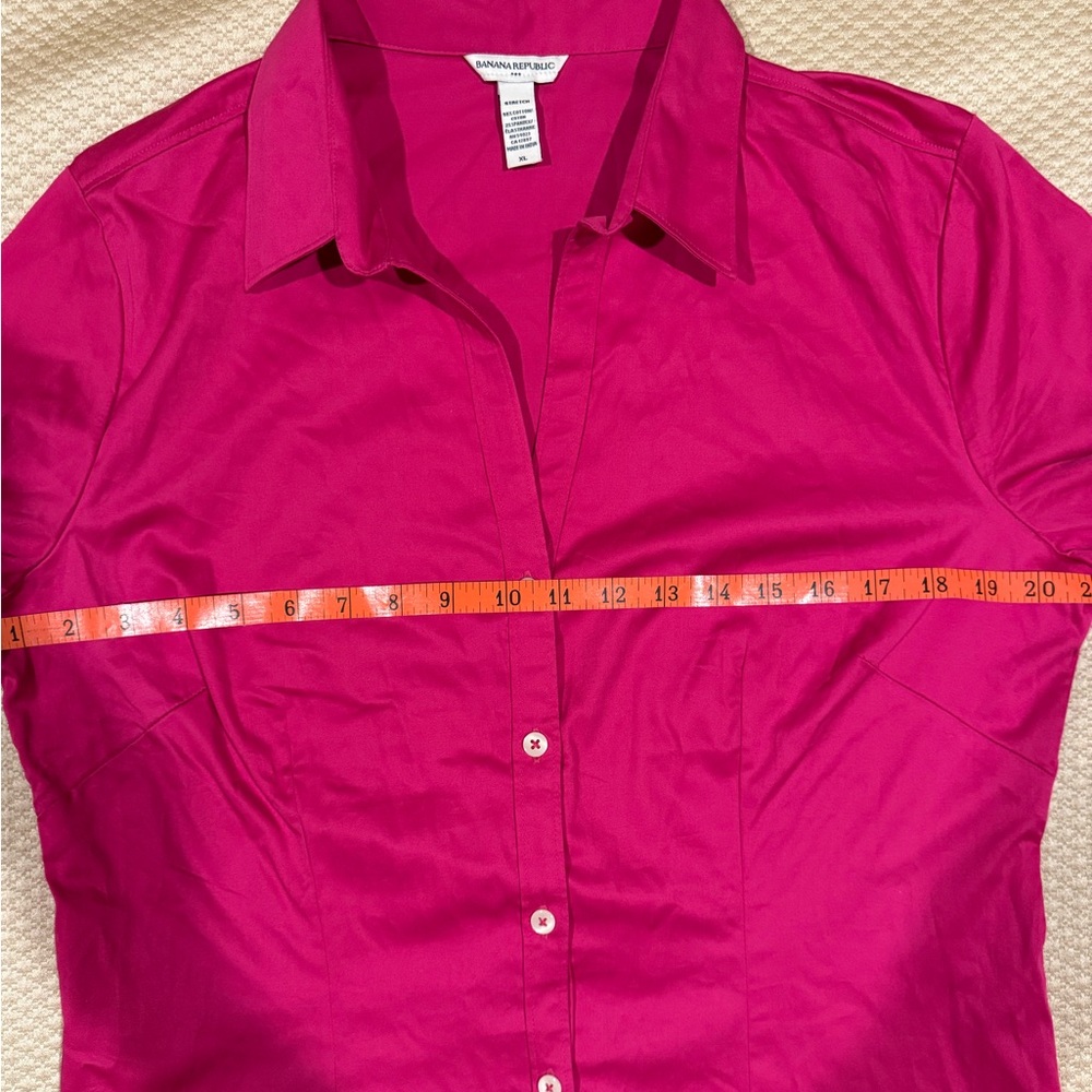 EUC-Banana Republic Fuchsia Button-Down Shirt - Picture 9 of 10